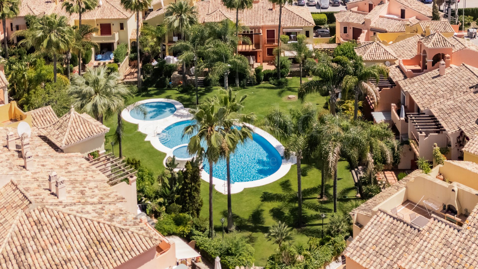 Adosado en Jardines de las Lomas, Marbella