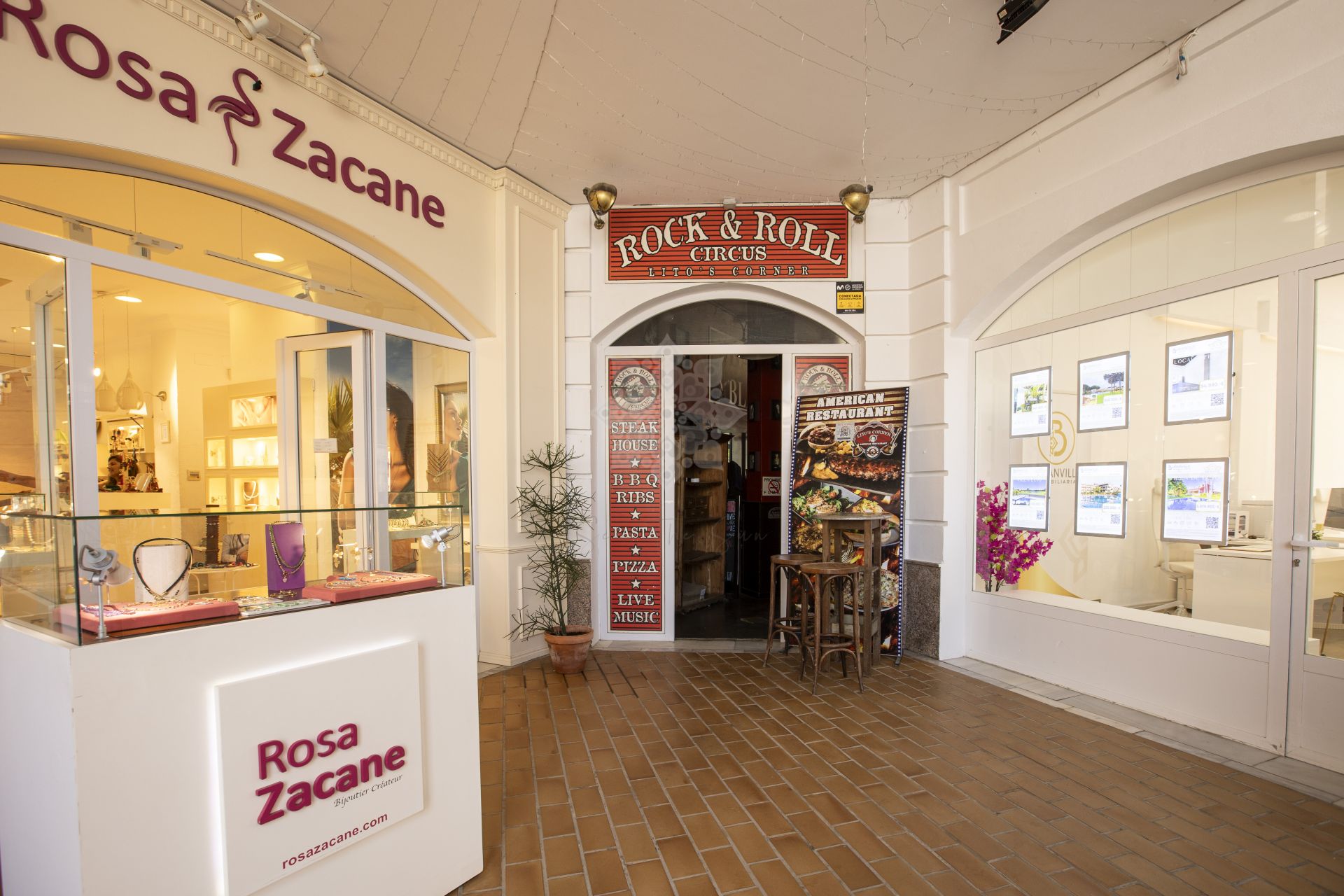 Restaurant in Novo Sancti Petri, Chiclana de la Frontera