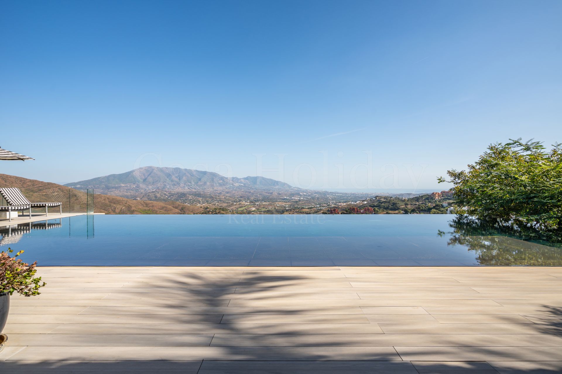 Villa in La Mairena, Marbella