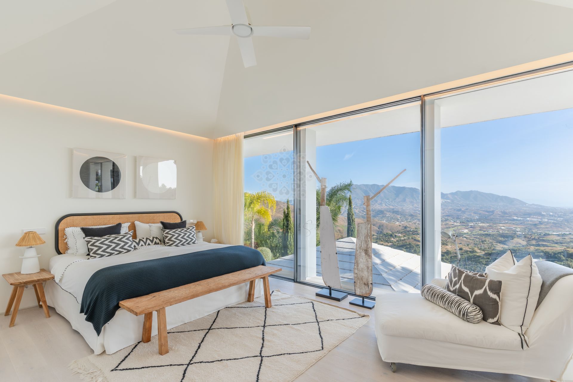 Villa in La Mairena, Marbella