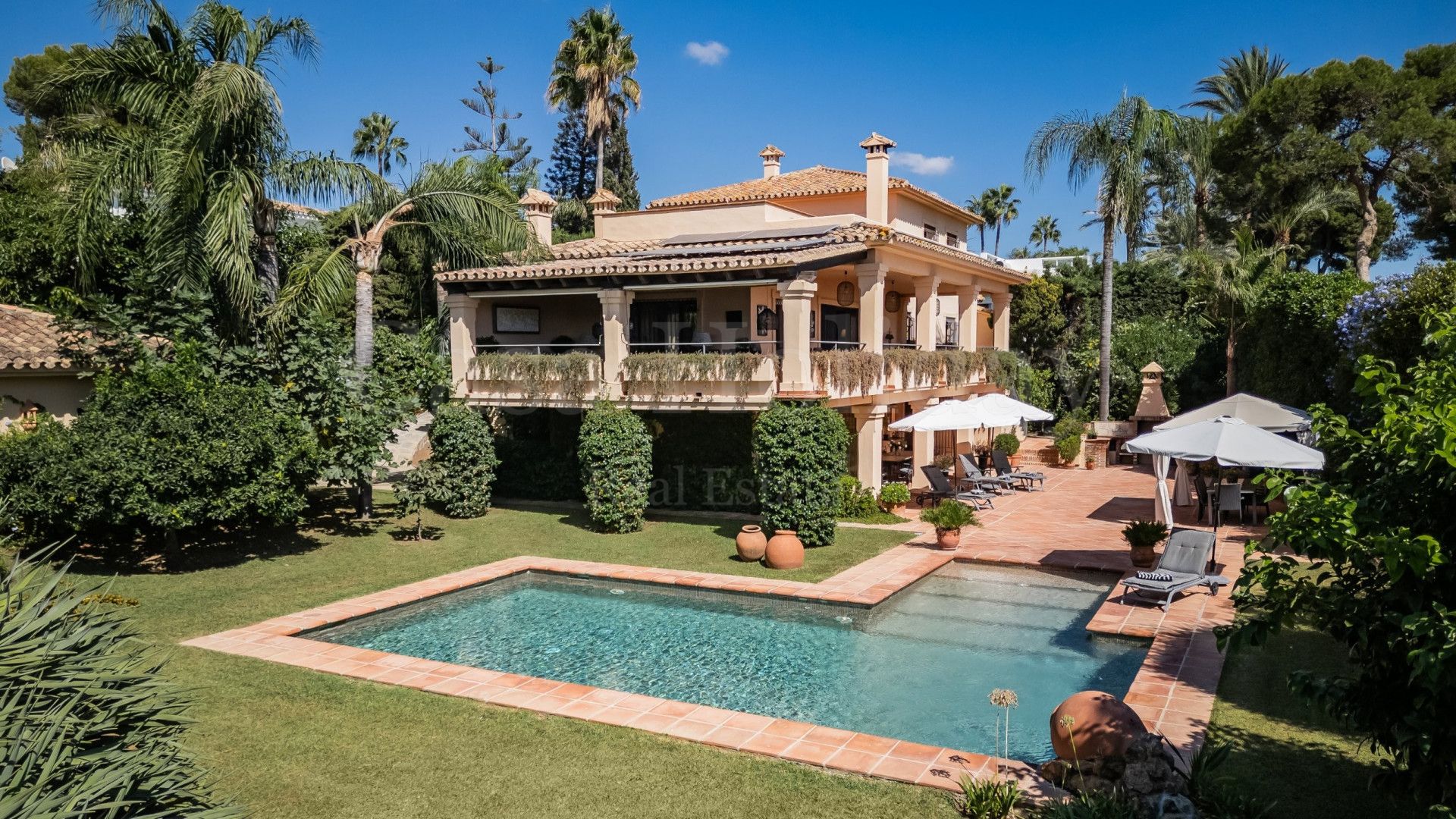 Villa in Los Monteros Playa, Marbella