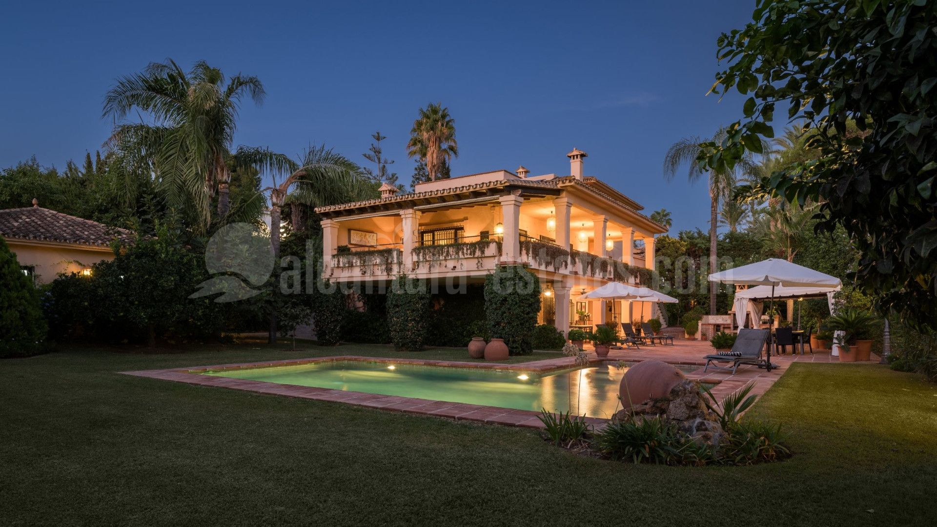 Villa en Los Monteros Playa, Marbella