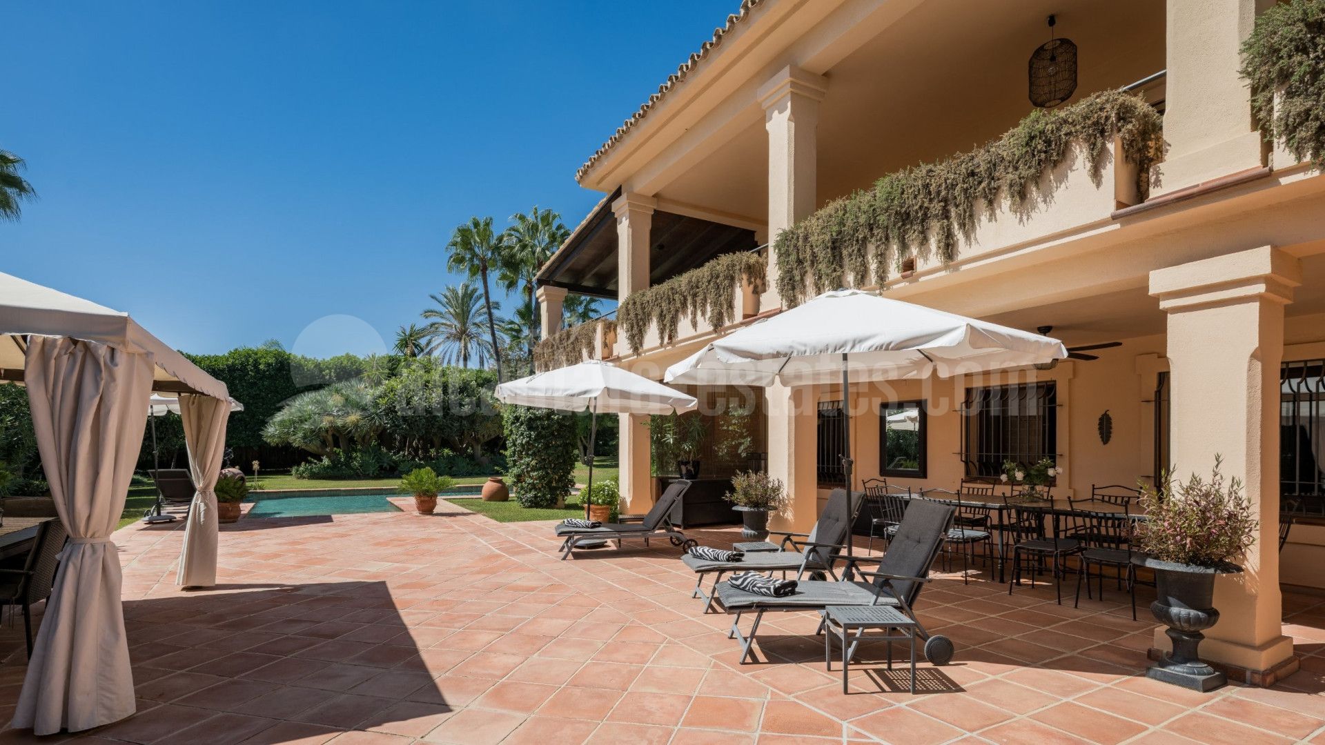 Villa en Los Monteros Playa, Marbella