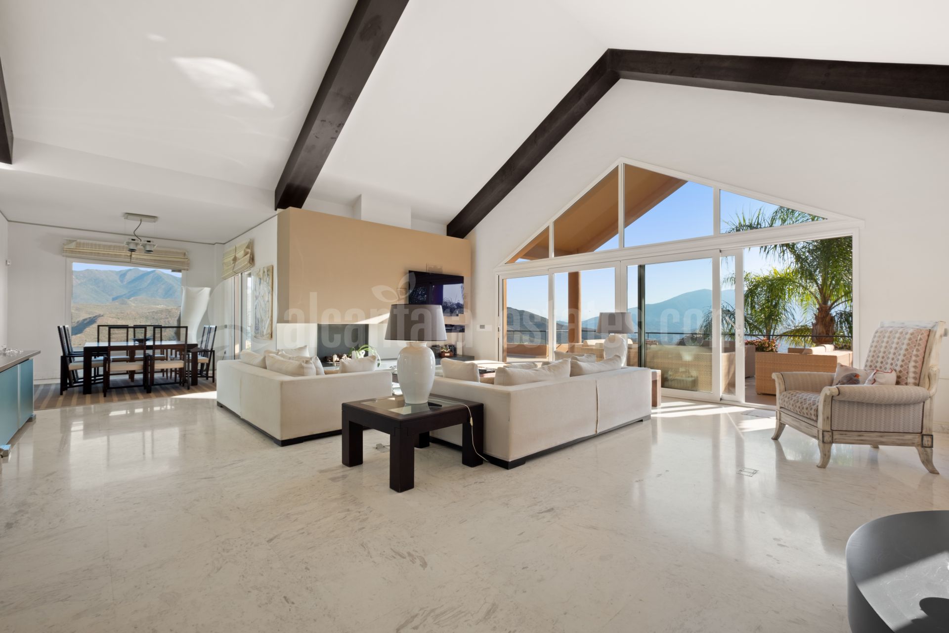 Villa in La Mairena, Marbella