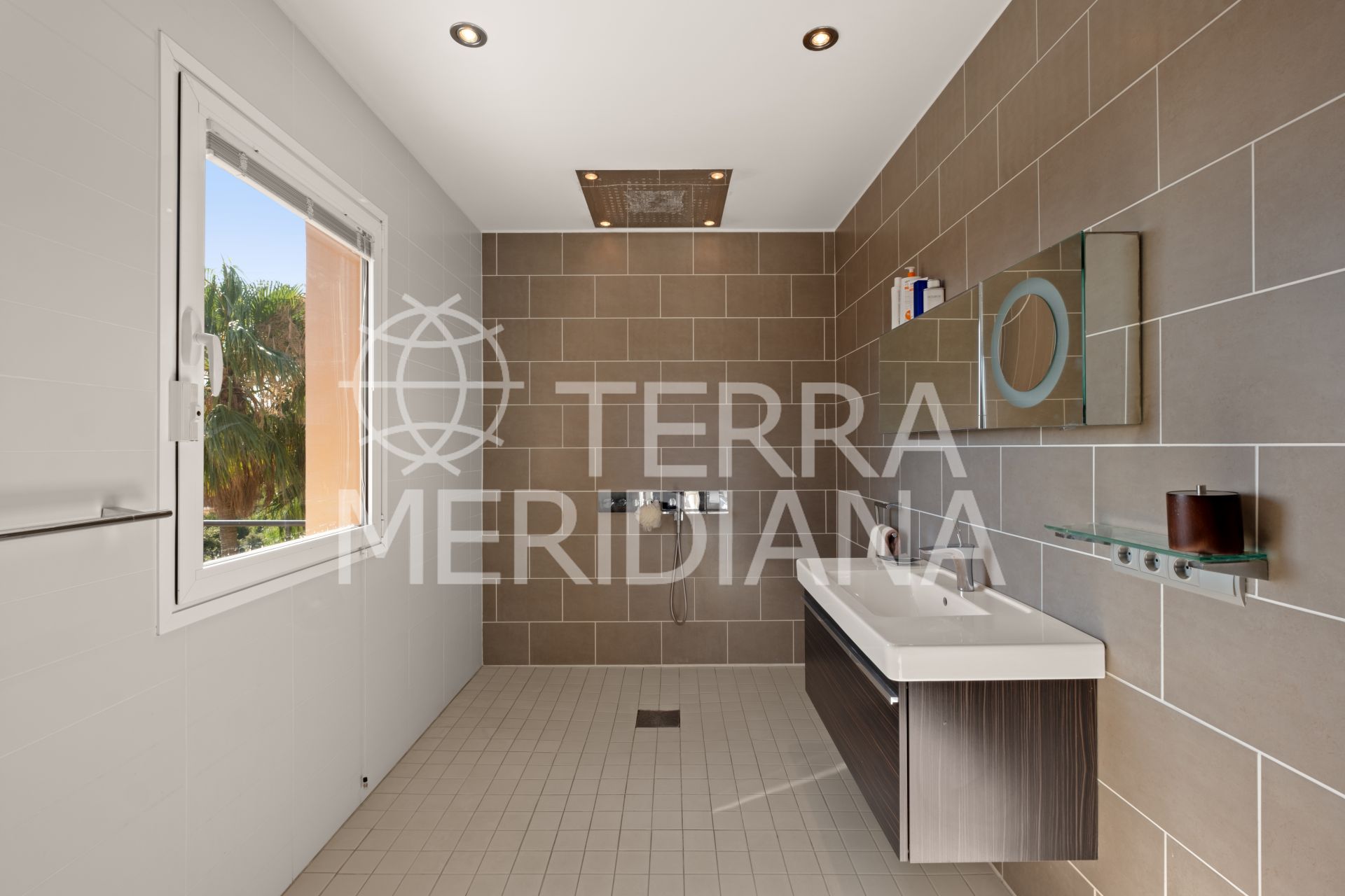 Villa in La Mairena, Marbella