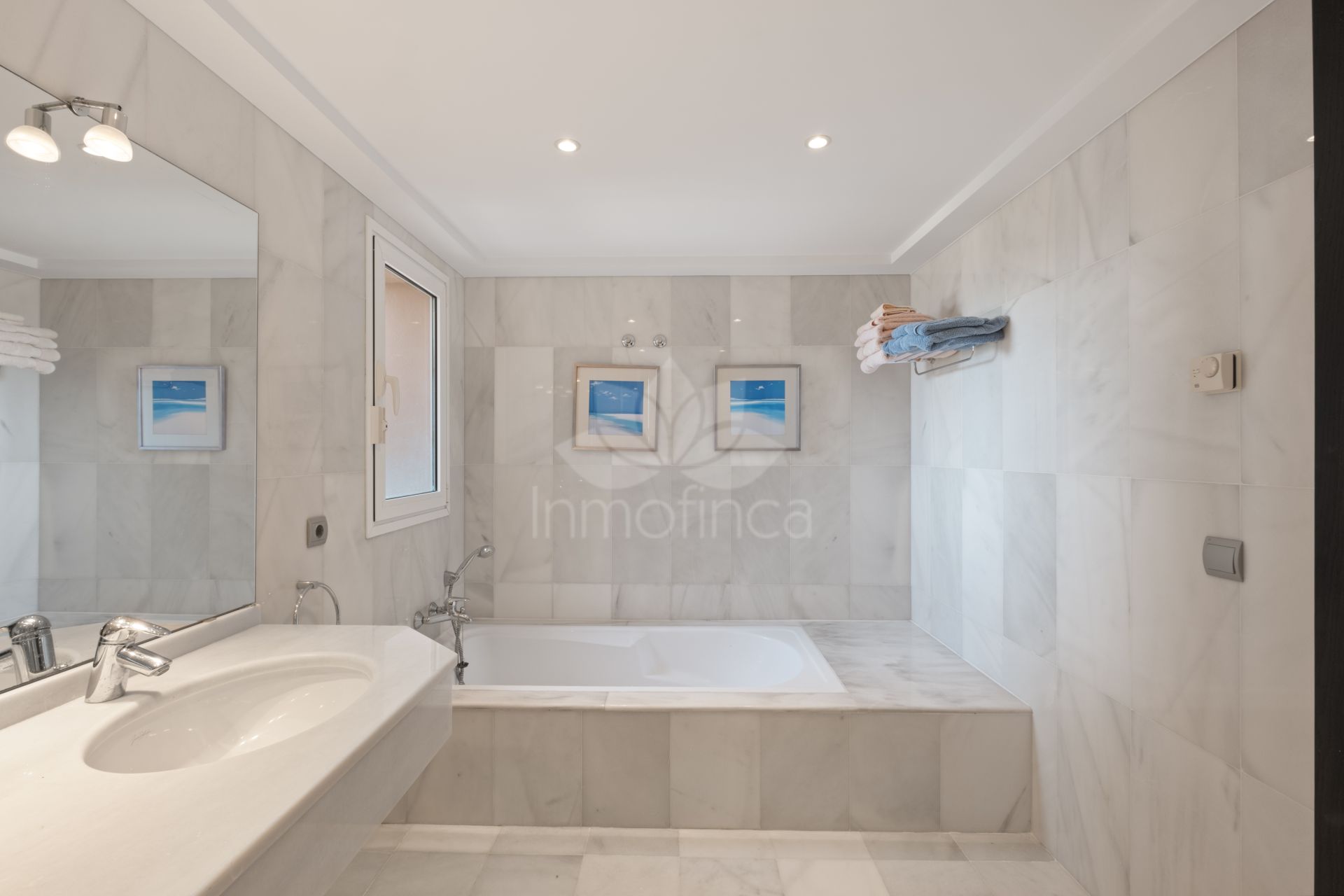 Villa in La Mairena, Marbella