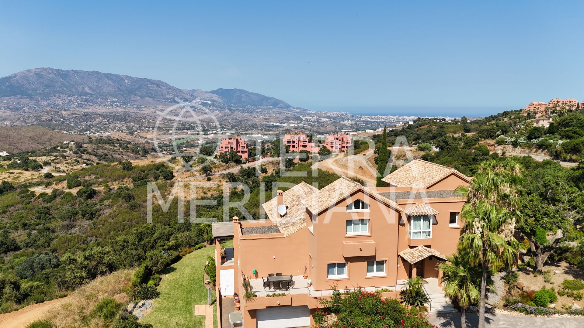 Villa in La Mairena, Marbella