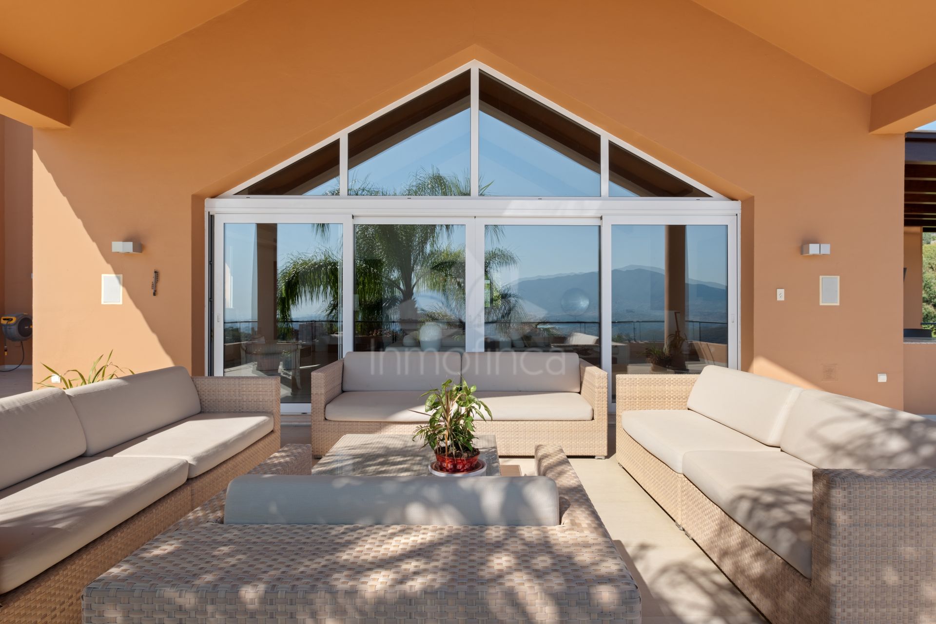 Villa in La Mairena, Marbella