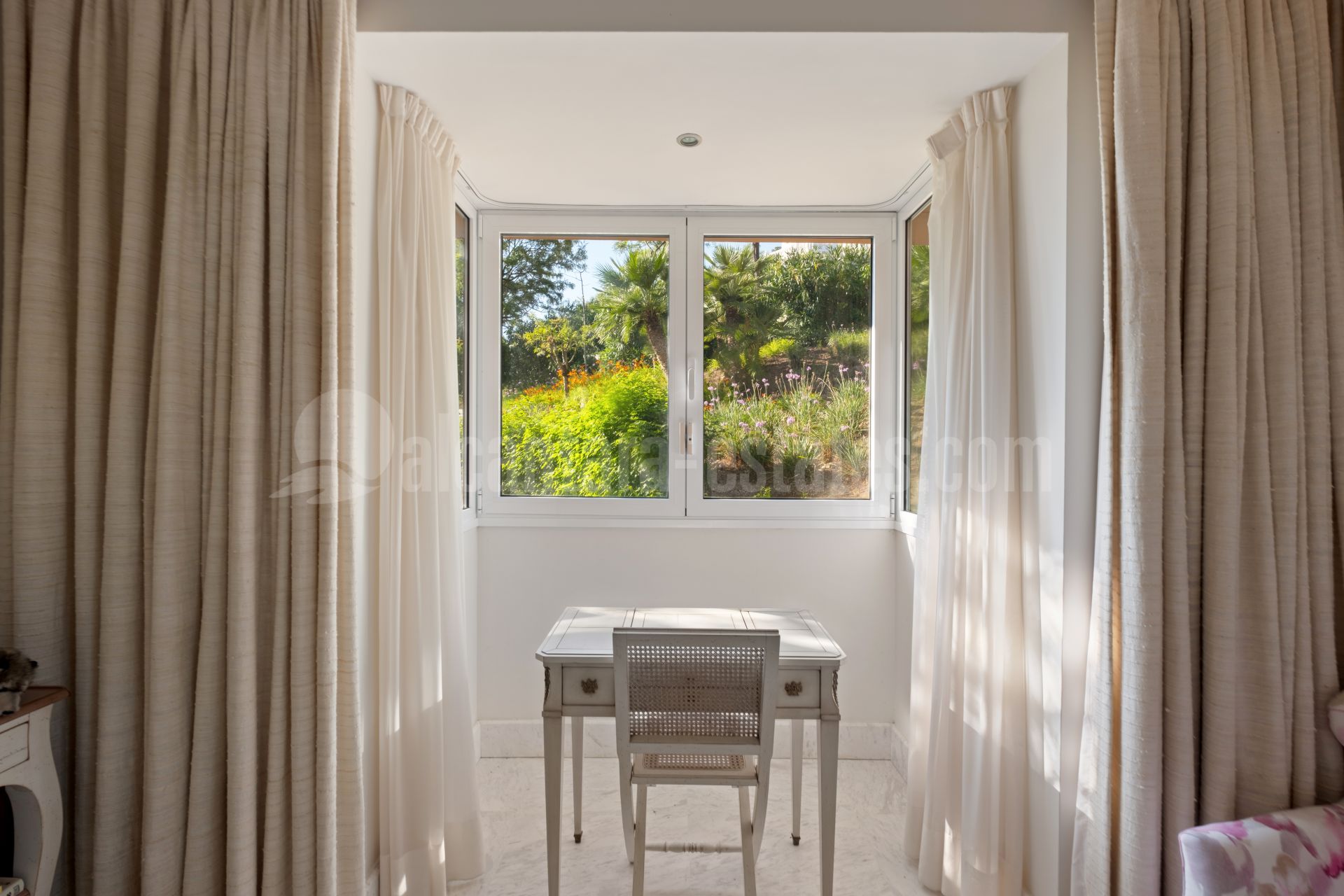 Villa in La Mairena, Marbella