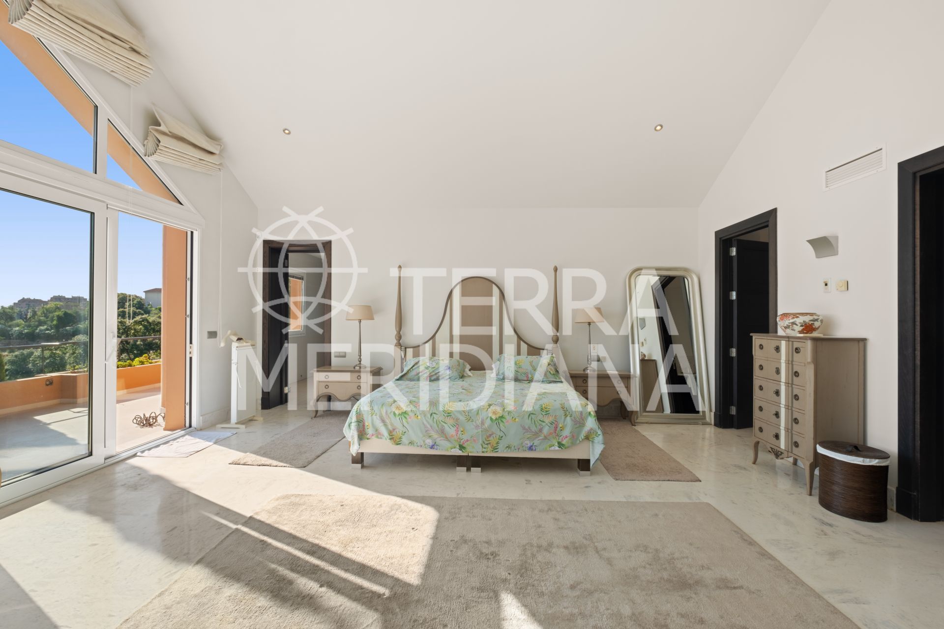 Villa in La Mairena, Marbella
