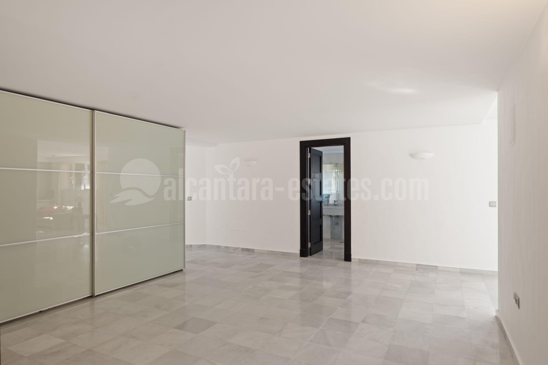 Villa in La Mairena, Marbella