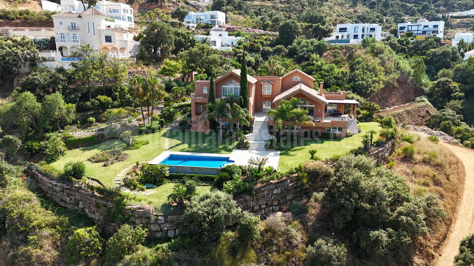 Villa in La Mairena, Marbella