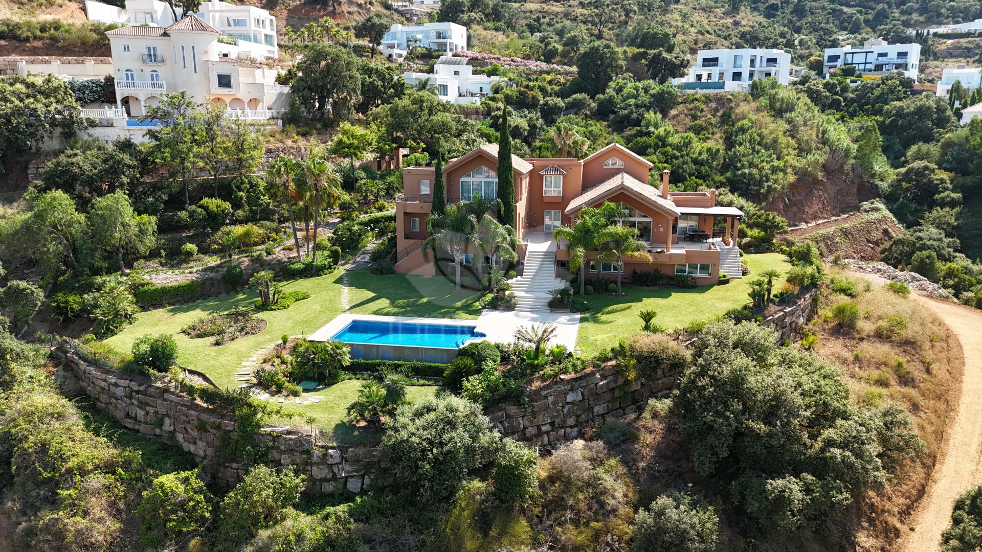 Villa in La Mairena, Marbella