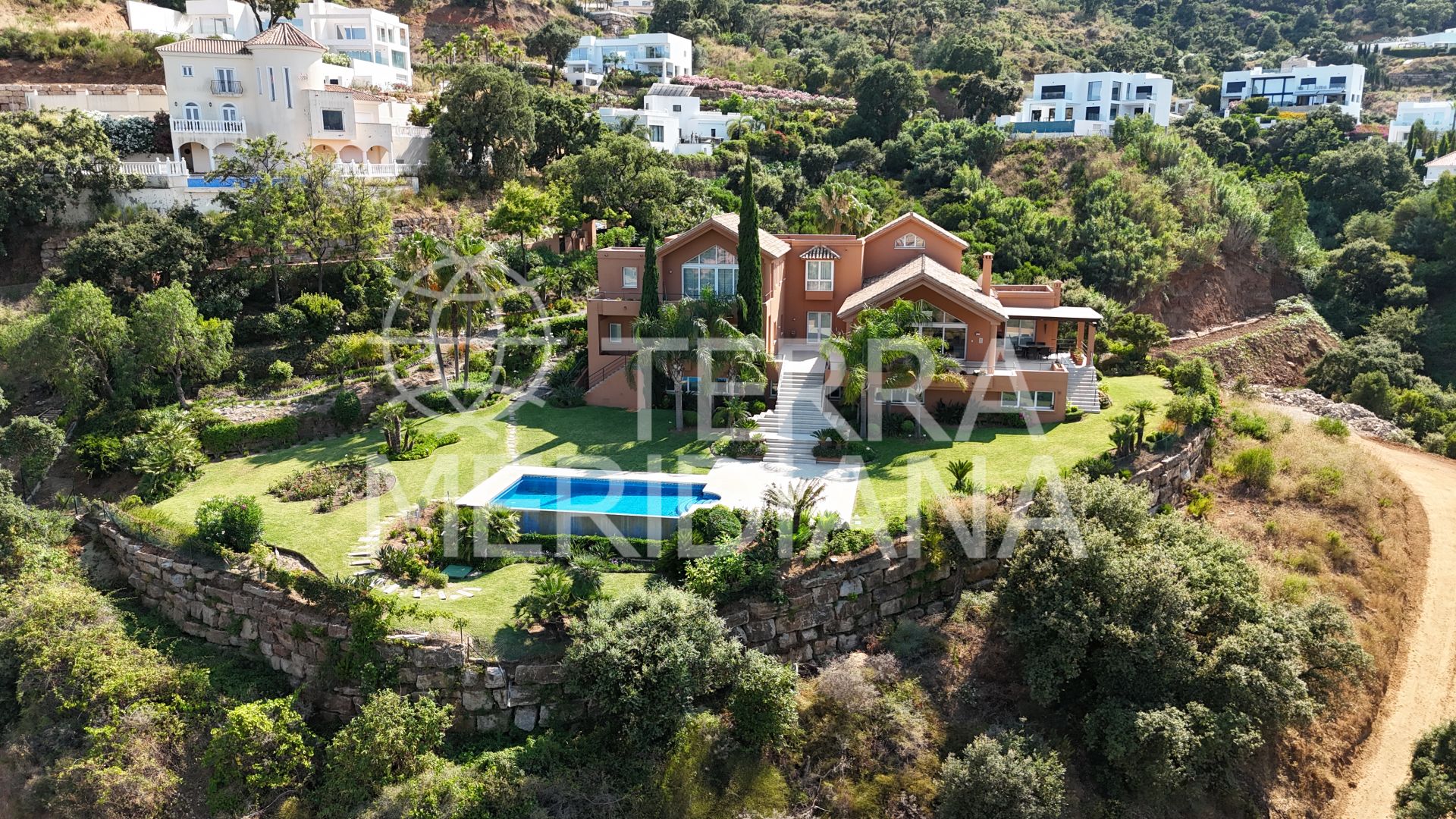 Villa in La Mairena, Marbella