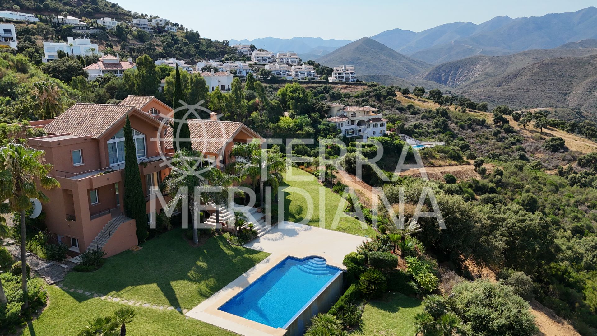 Villa in La Mairena, Marbella