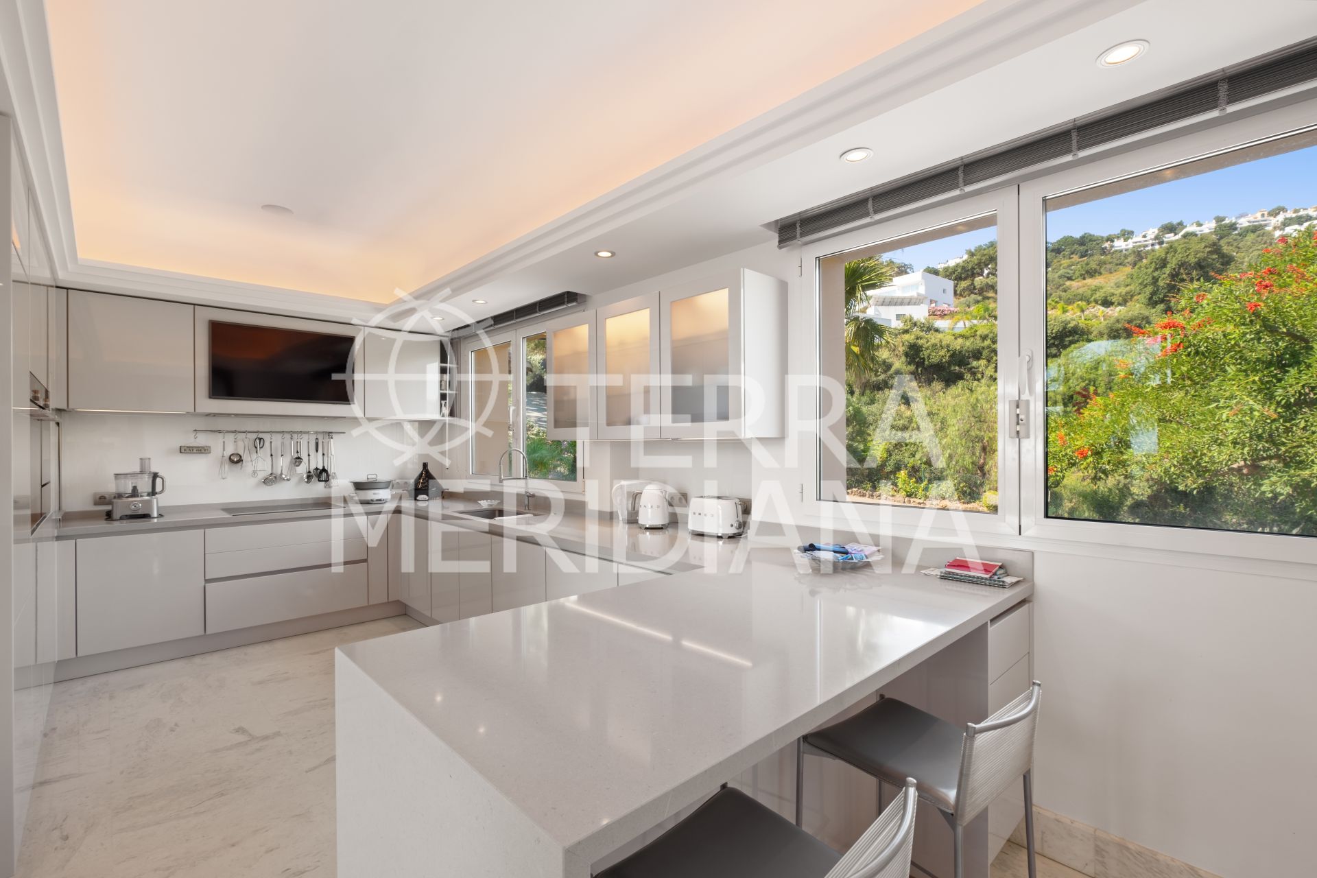 Villa in La Mairena, Marbella