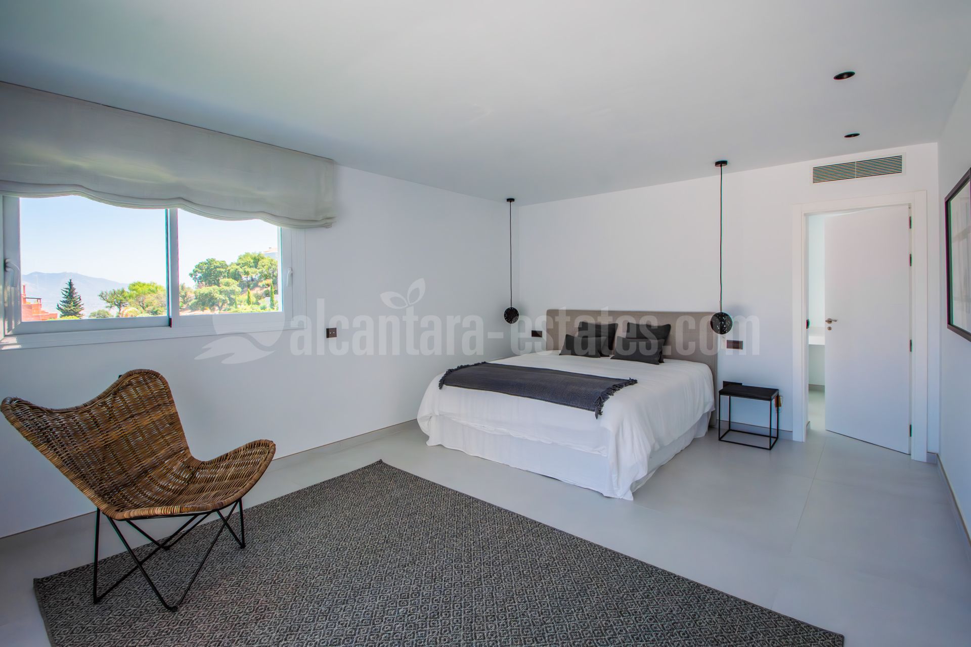 Villa in La Mairena, Marbella