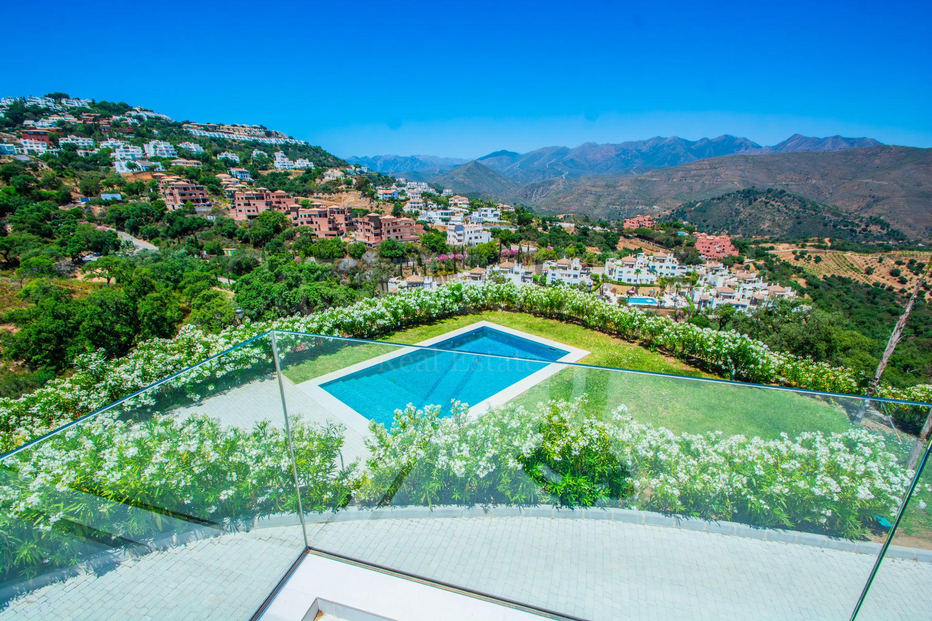 Villa en La Mairena, Marbella