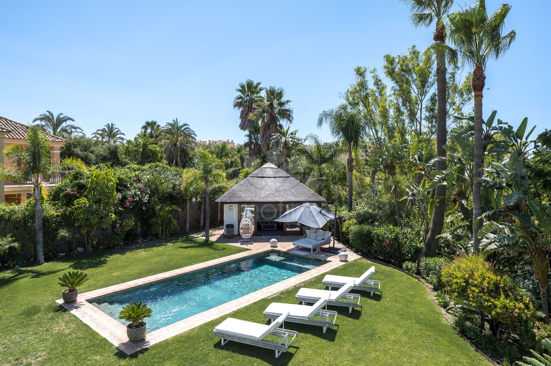 Villa in La Resina Golf, Estepona