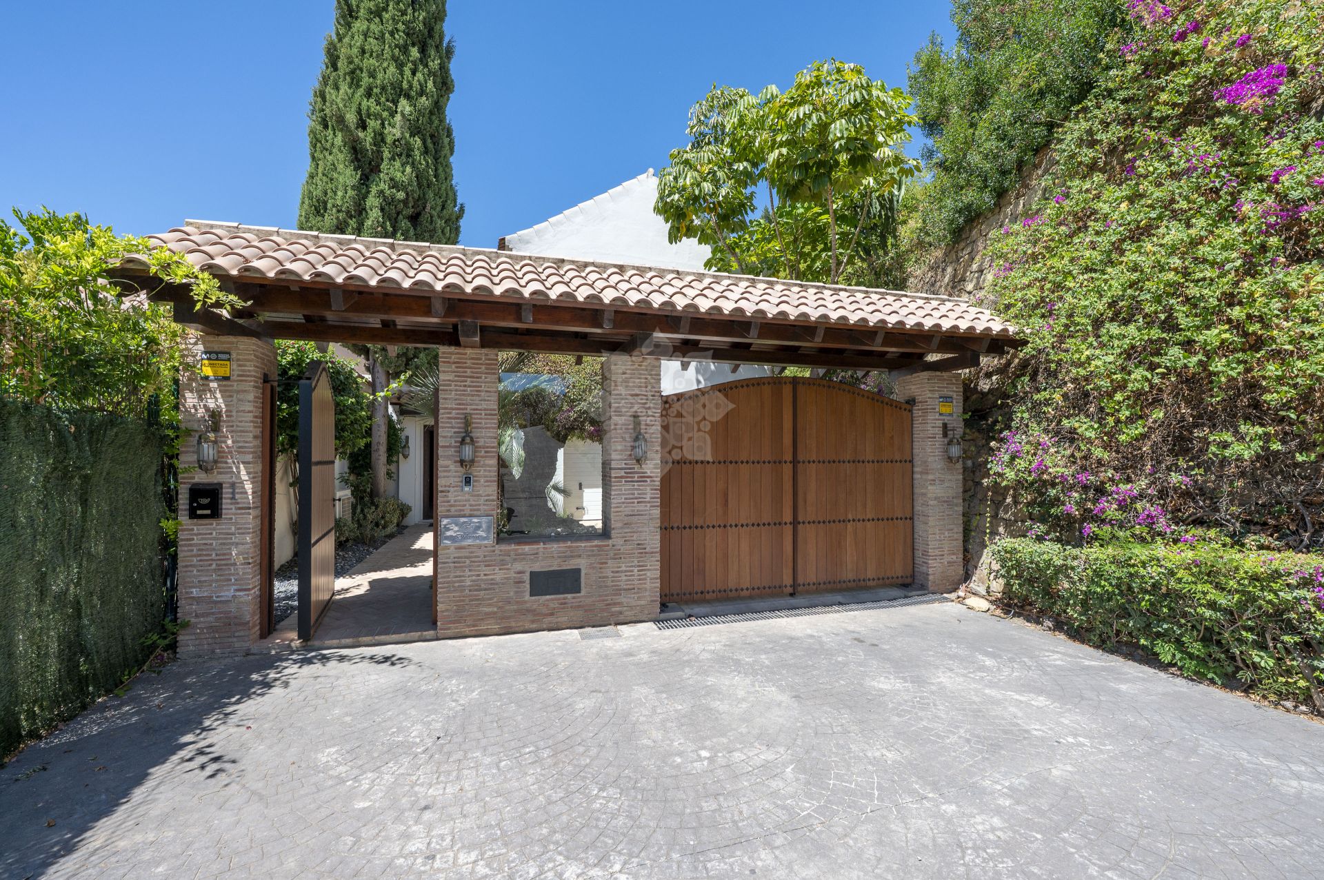 Villa in La Resina Golf, Estepona
