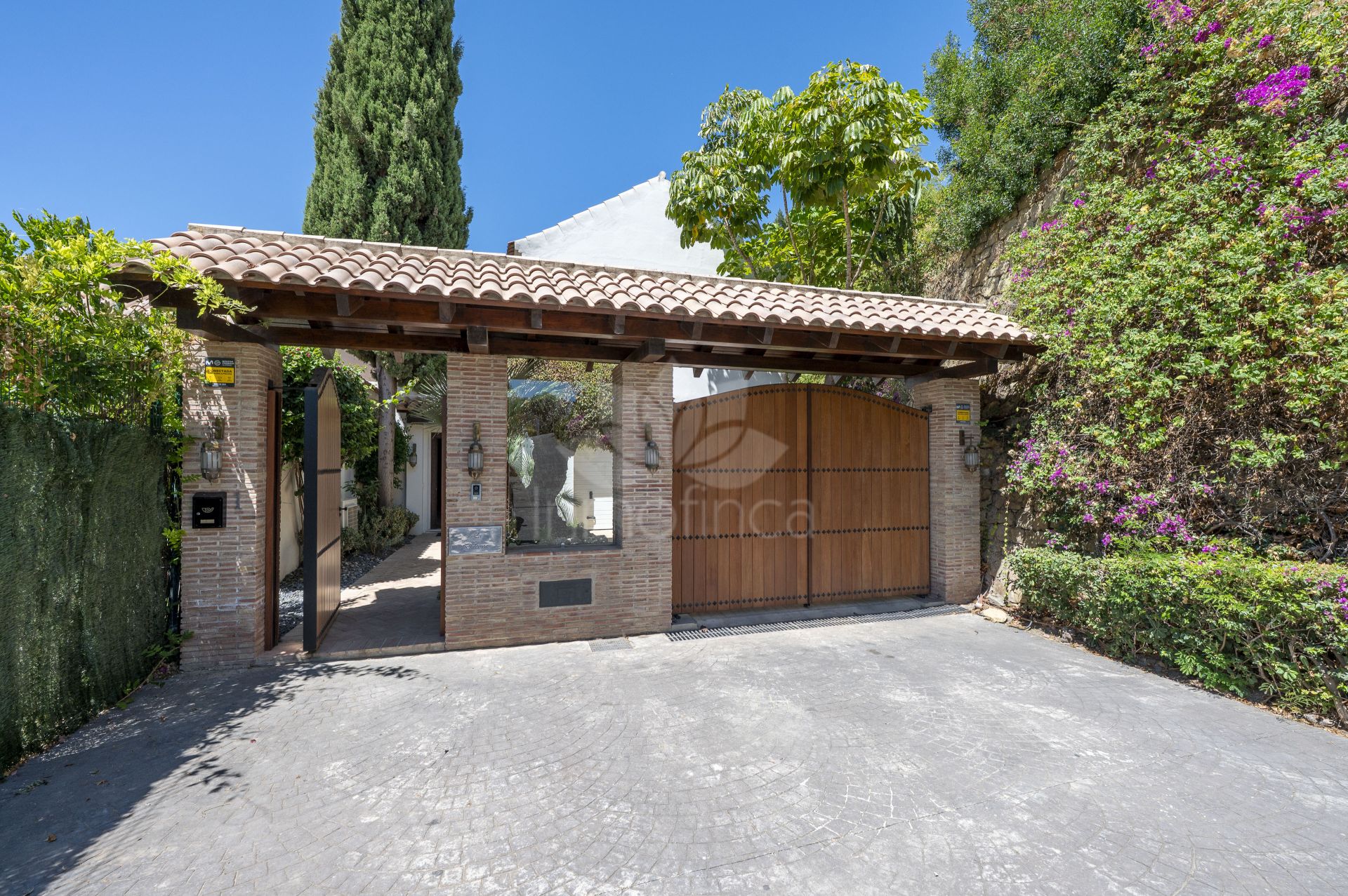 Villa in La Resina Golf, Estepona