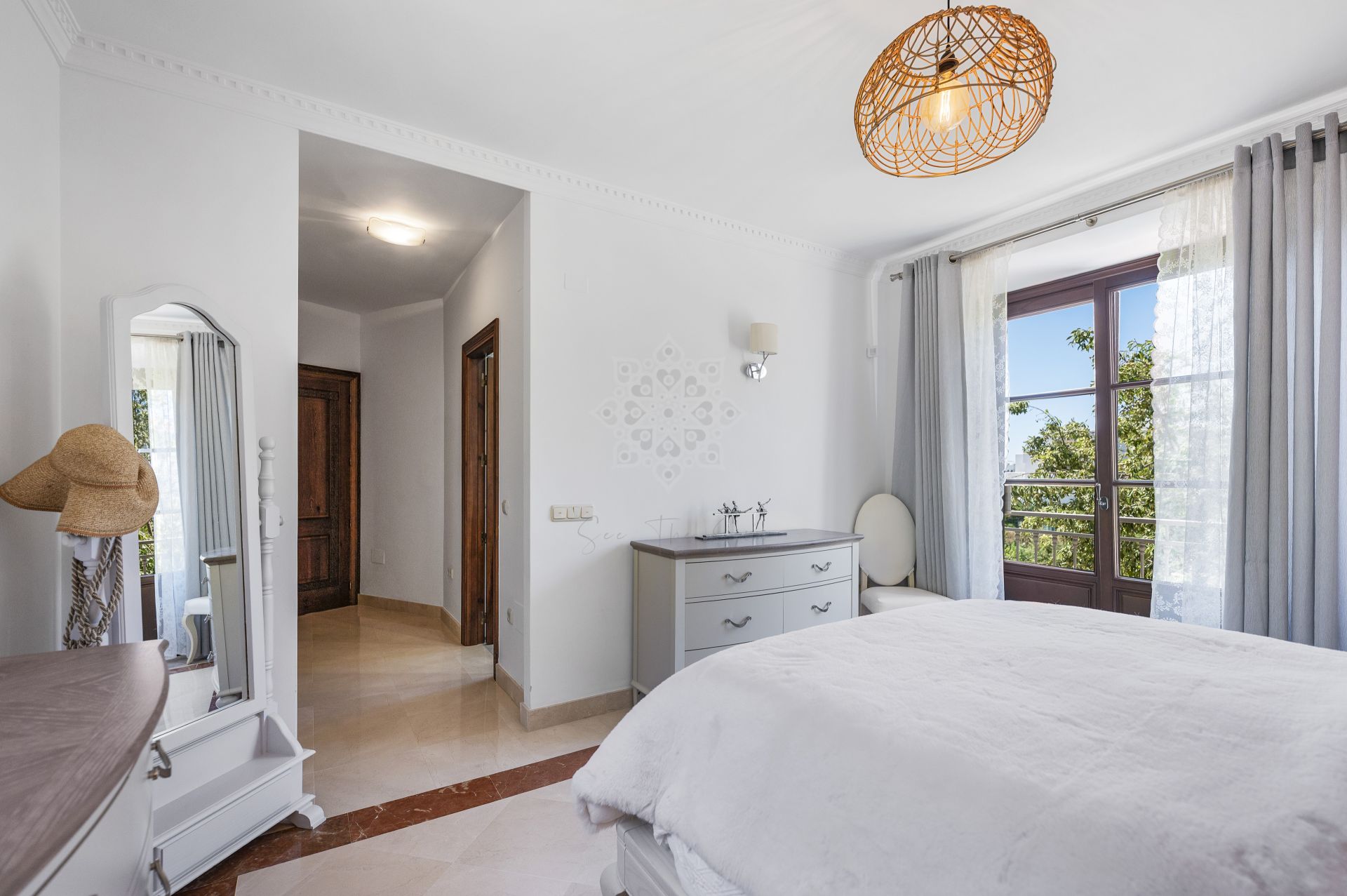 Villa in La Resina Golf, Estepona