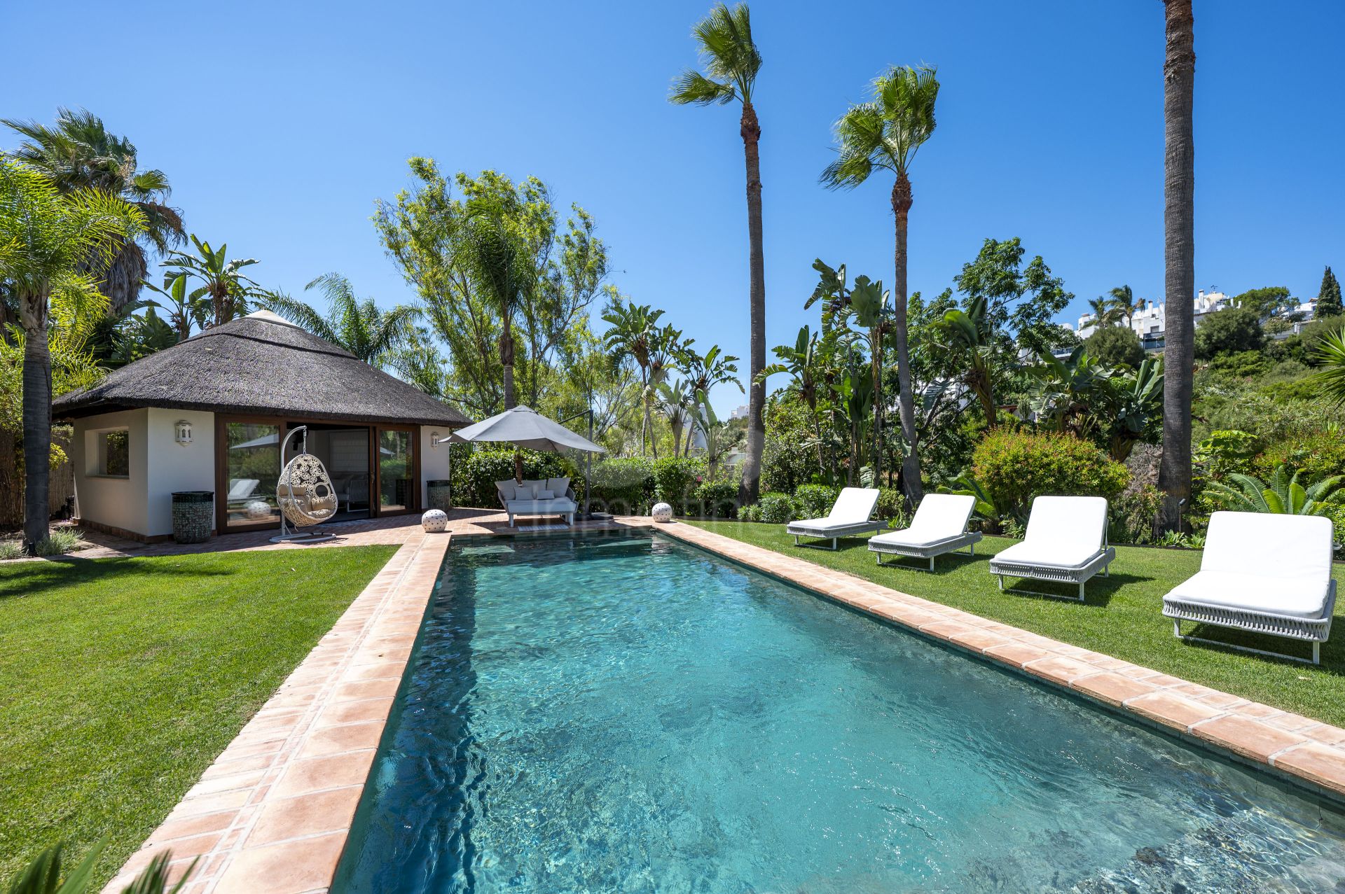 Villa in La Resina Golf, Estepona