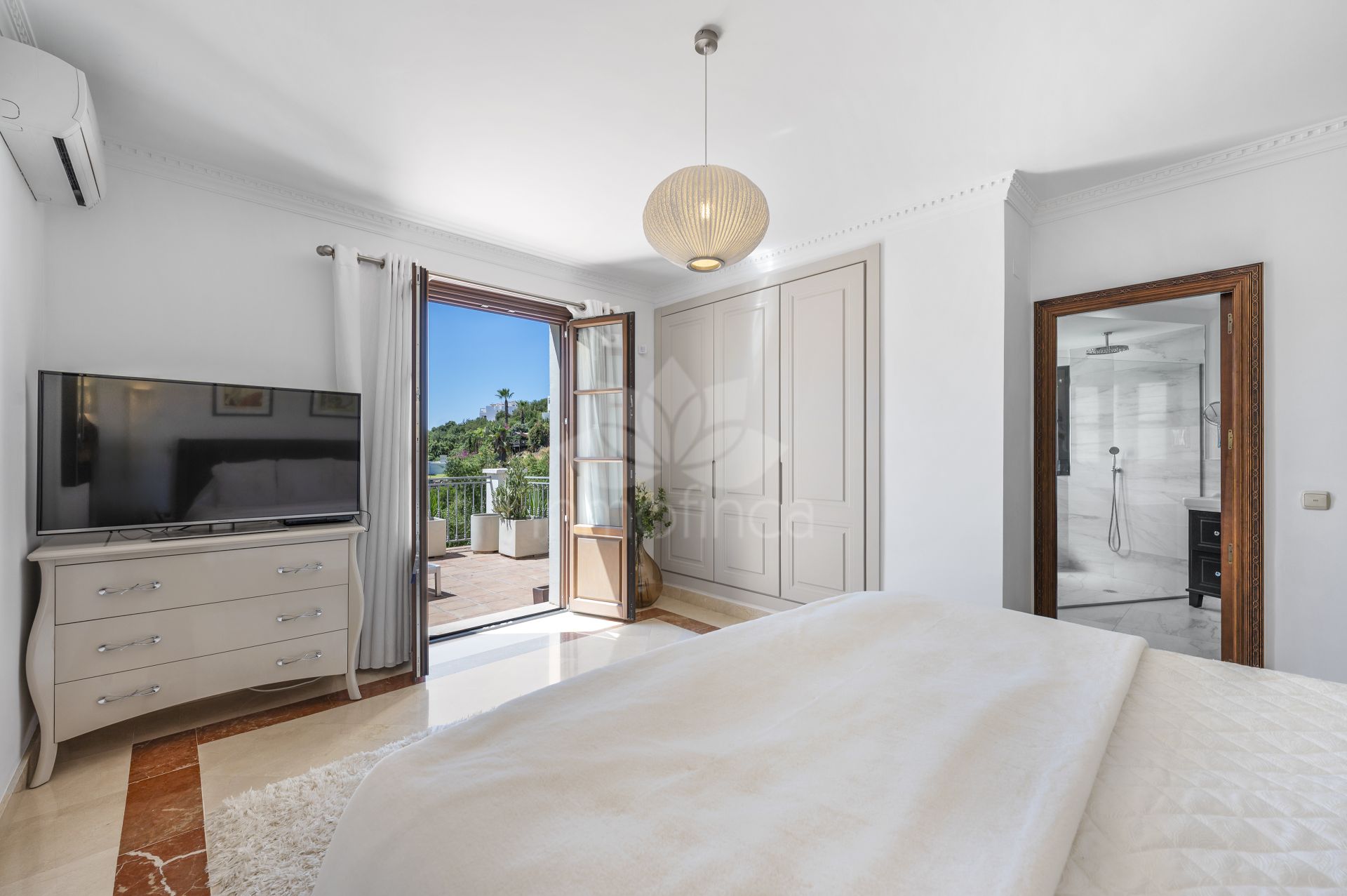 Villa in La Resina Golf, Estepona