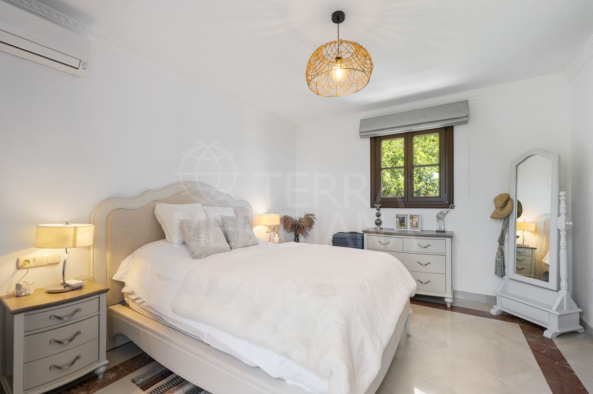 Villa in La Resina Golf, Estepona