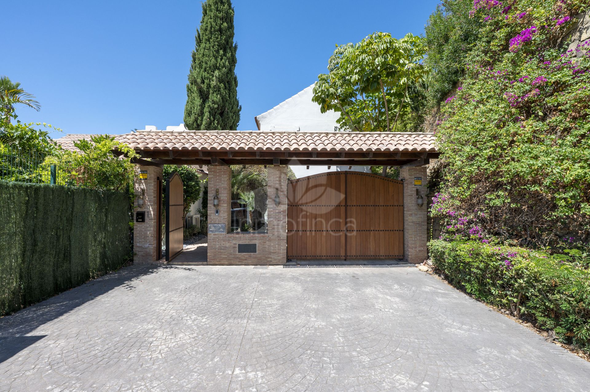 Villa in La Resina Golf, Estepona
