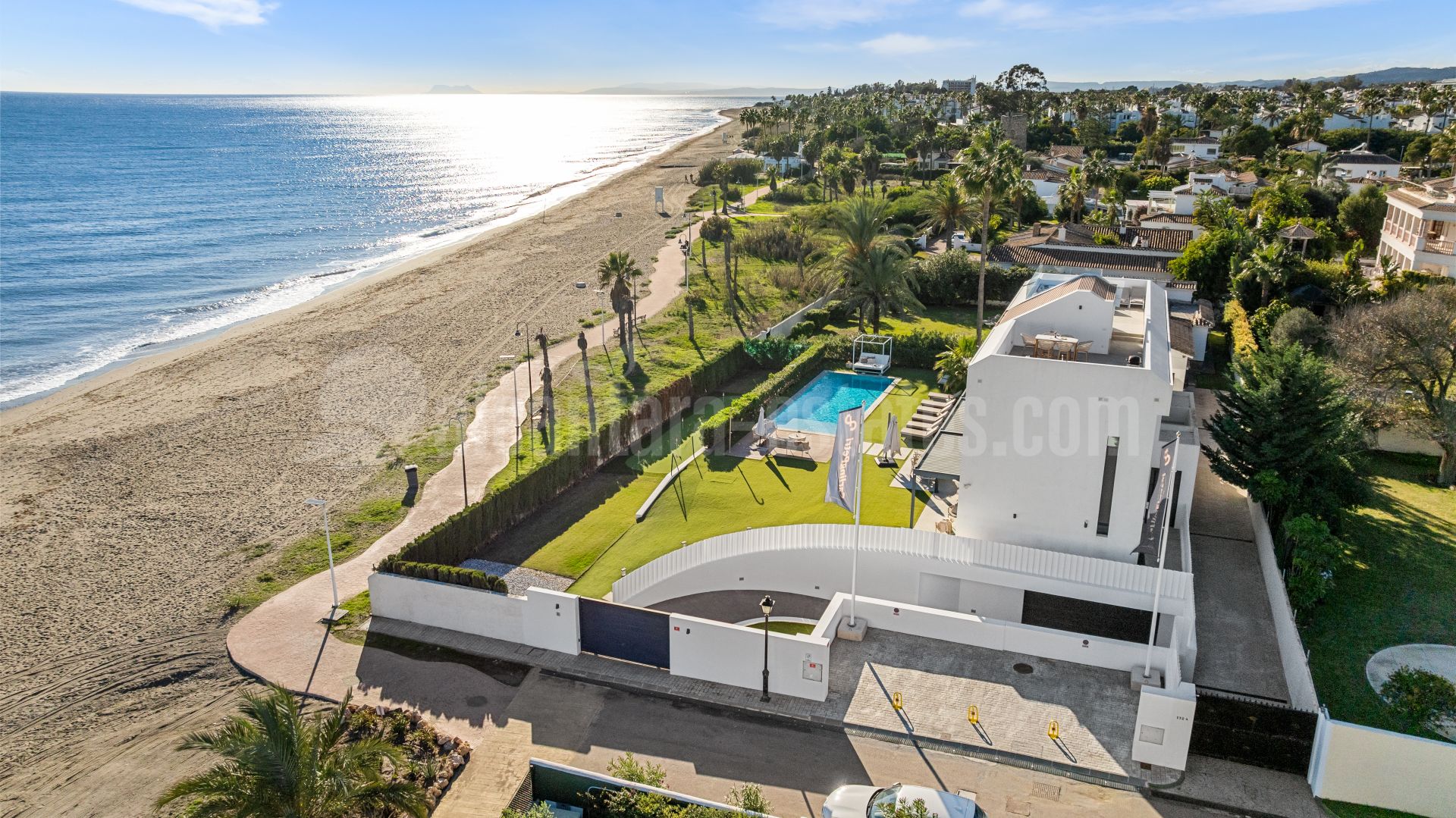 Villa in New Golden Mile, Estepona
