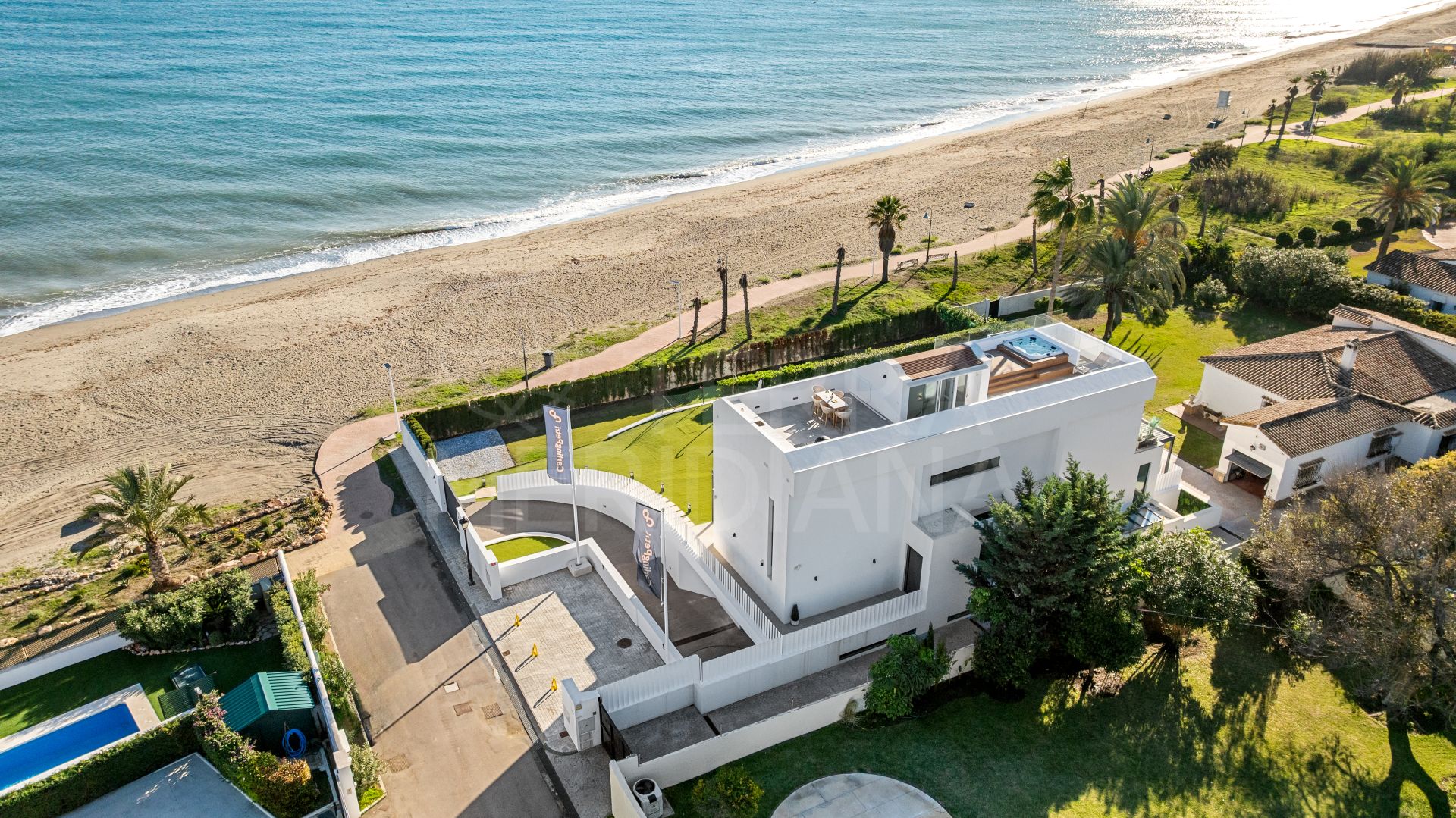 Villa in New Golden Mile, Estepona