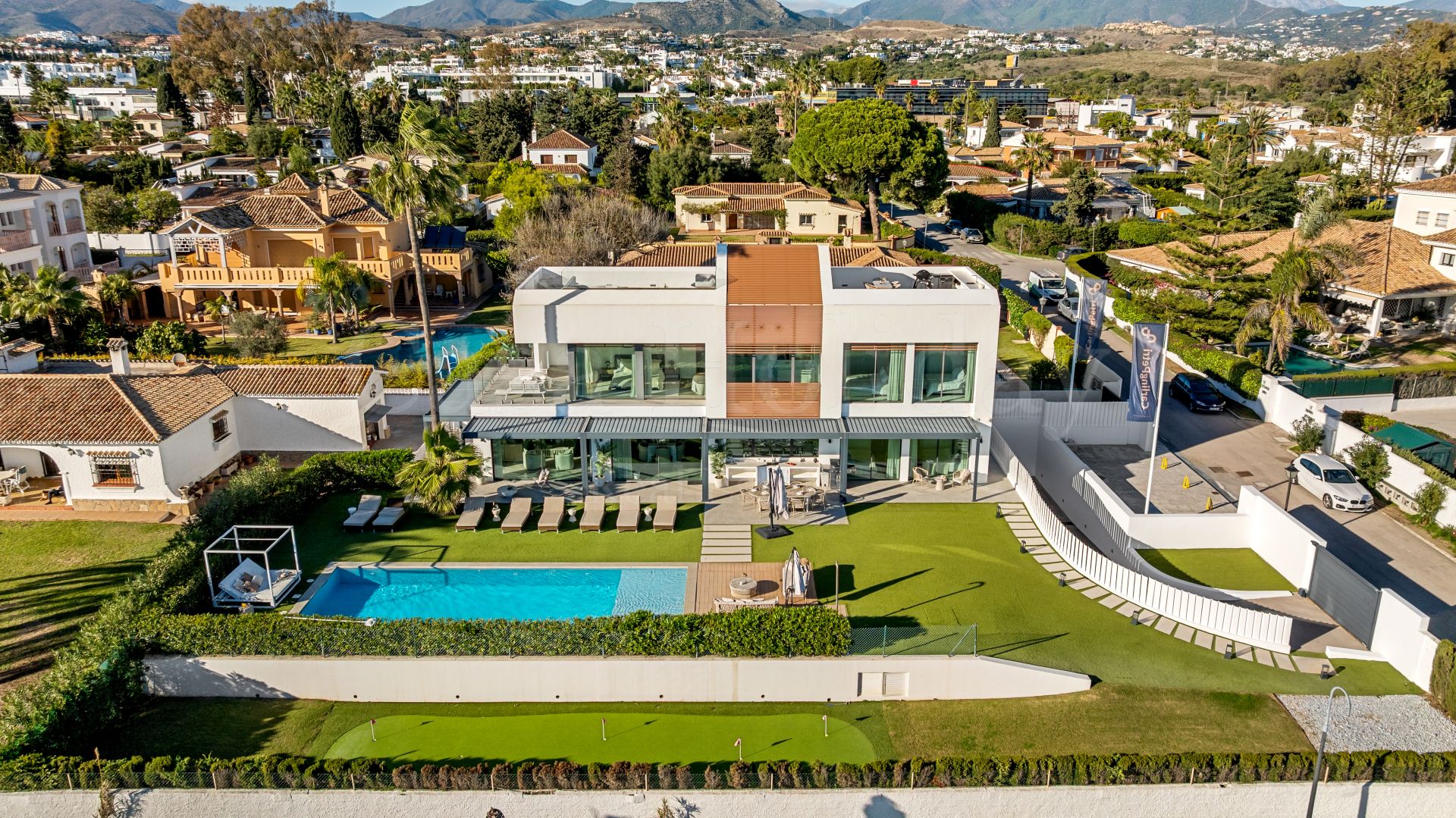 Villa in Marbella Golden Mile, Marbella