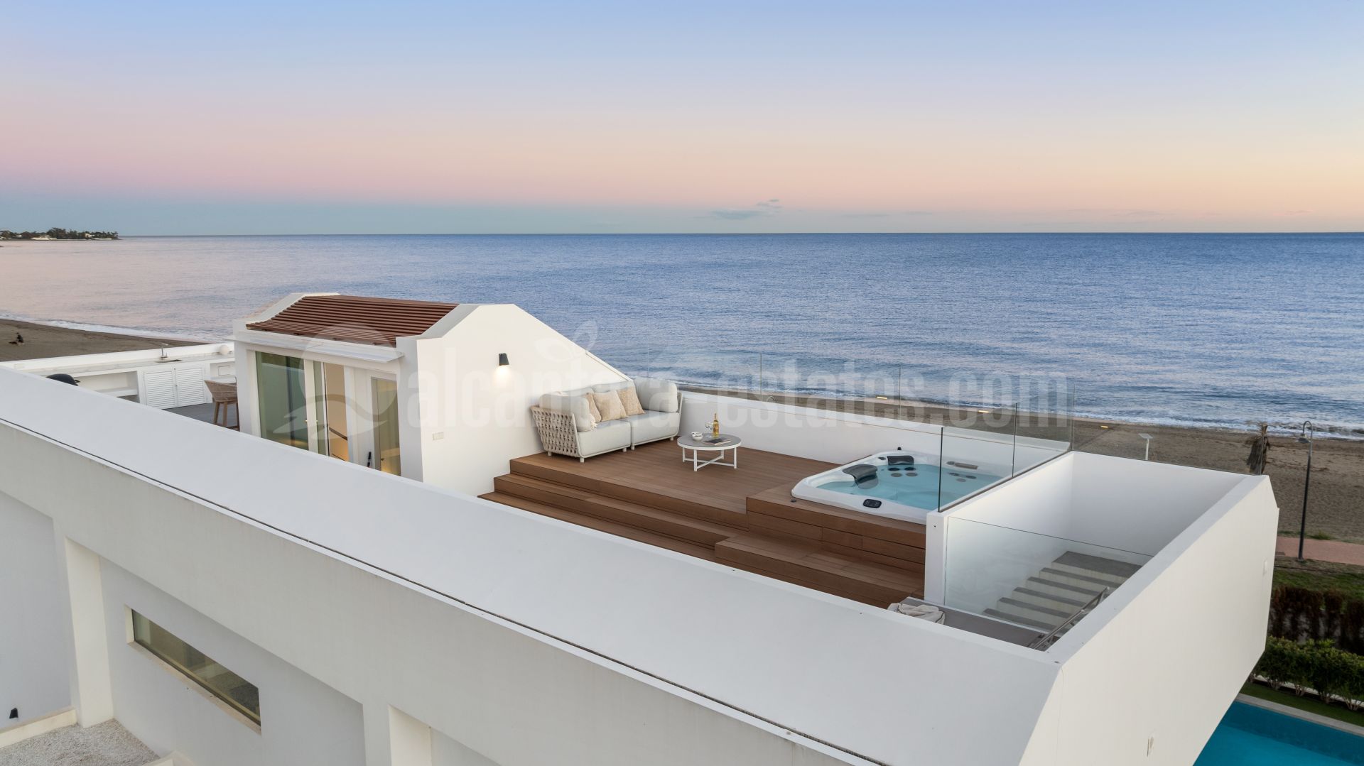Villa in New Golden Mile, Estepona