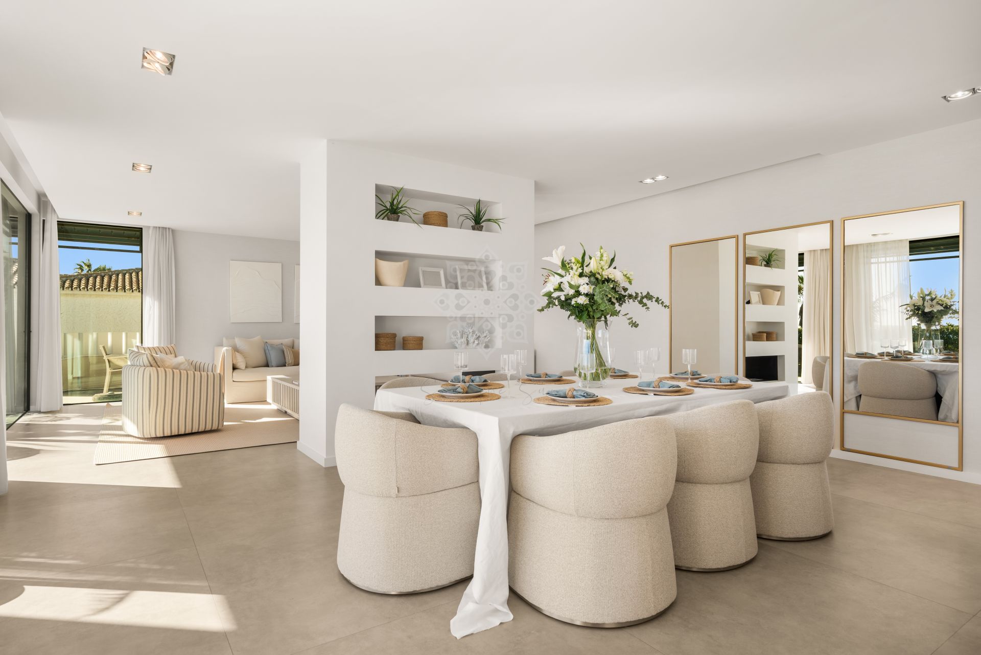 Villa in New Golden Mile, Estepona