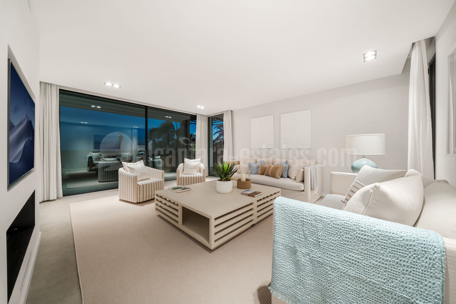 Villa in New Golden Mile, Estepona