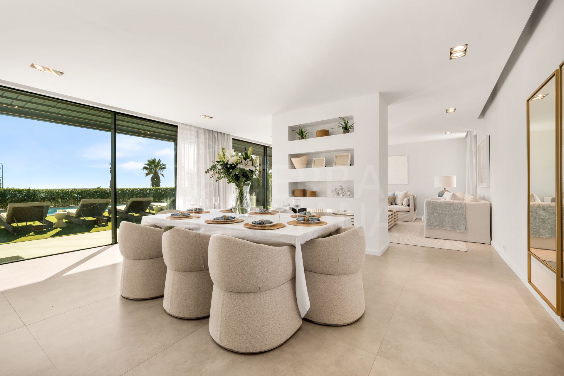 Villa in New Golden Mile, Estepona