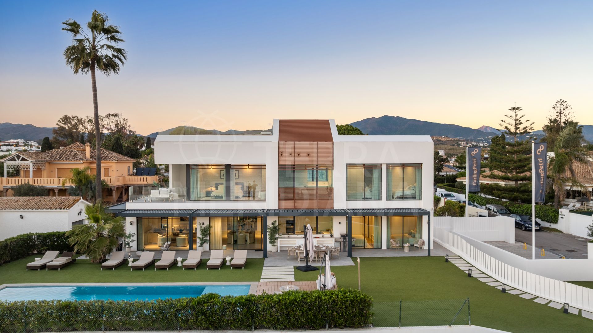 Villa in New Golden Mile, Estepona