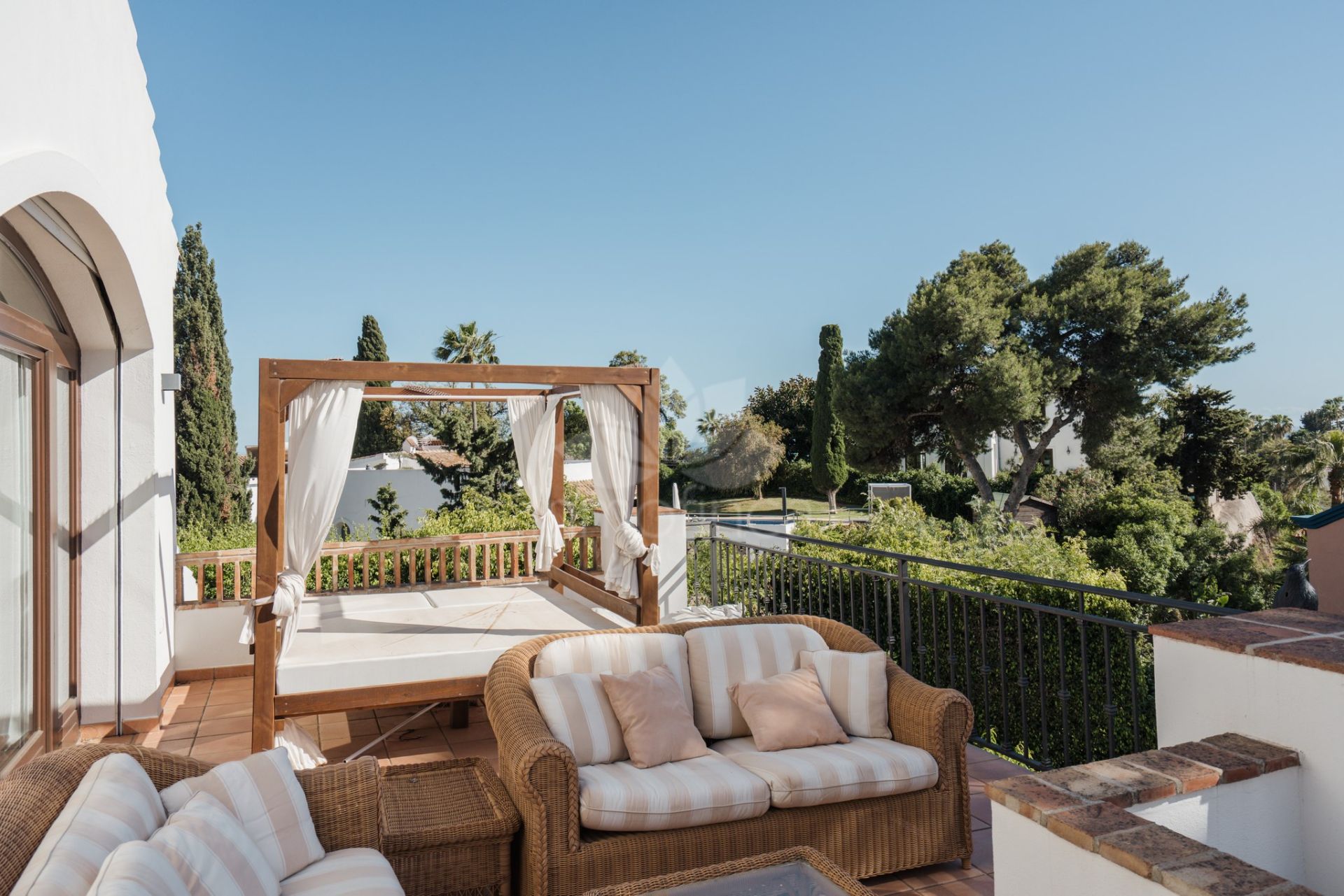 Villa in El Rosario, Marbella