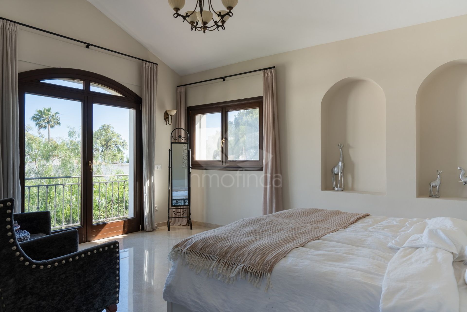 Villa in El Rosario, Marbella