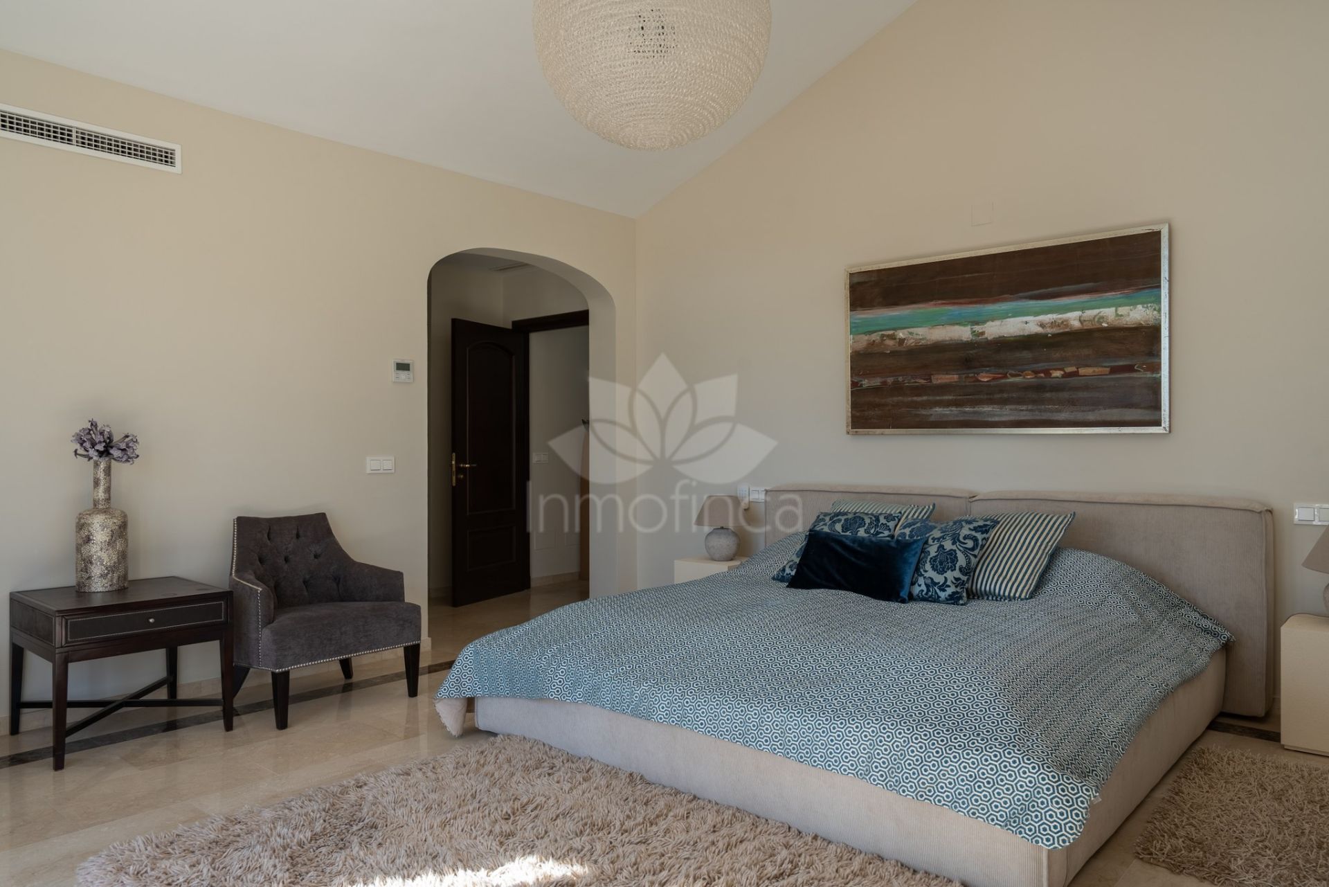Villa in El Rosario, Marbella