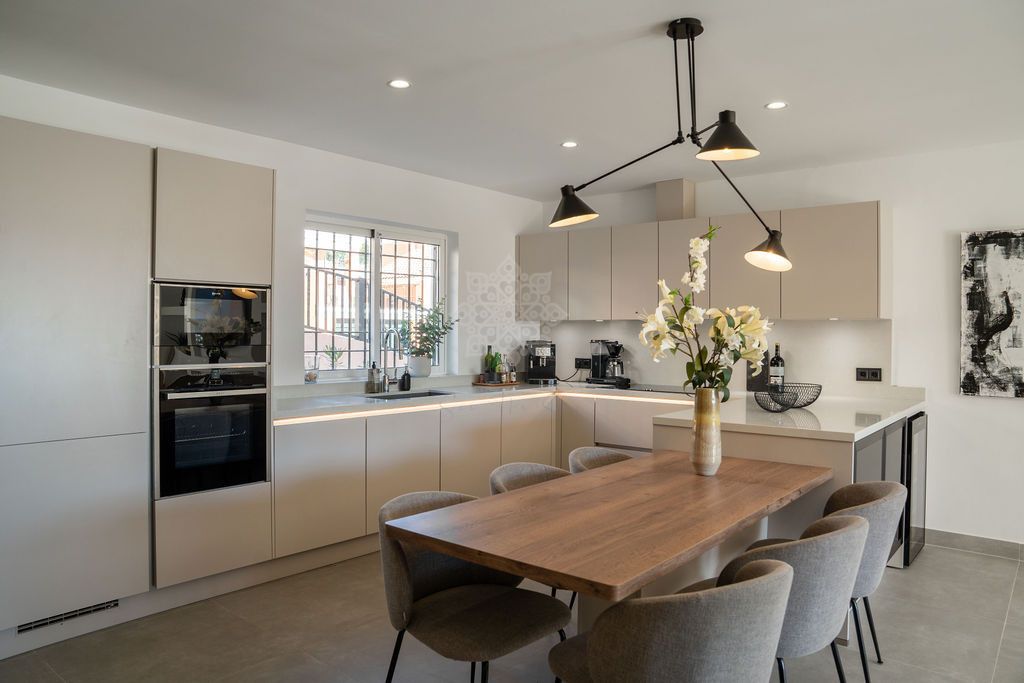 Town House in Los Naranjos Golf, Marbella