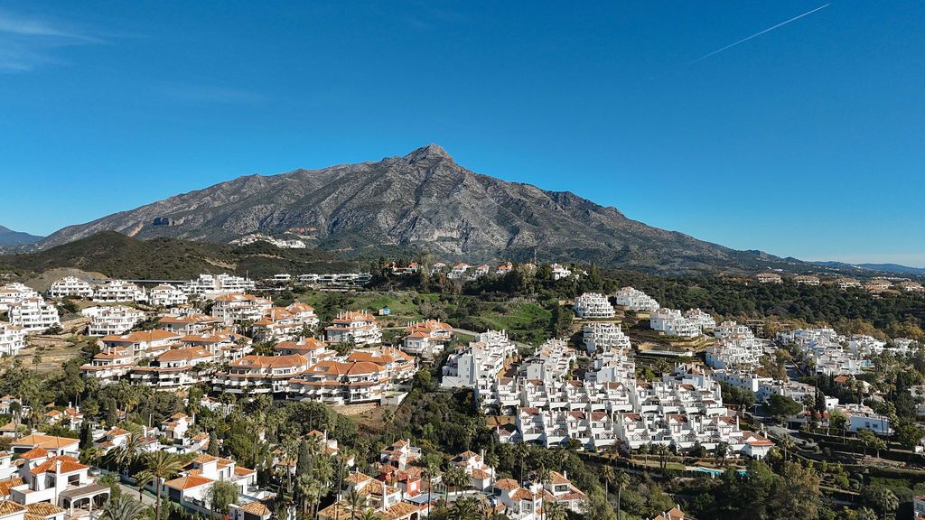 Town House in Los Naranjos Golf, Marbella