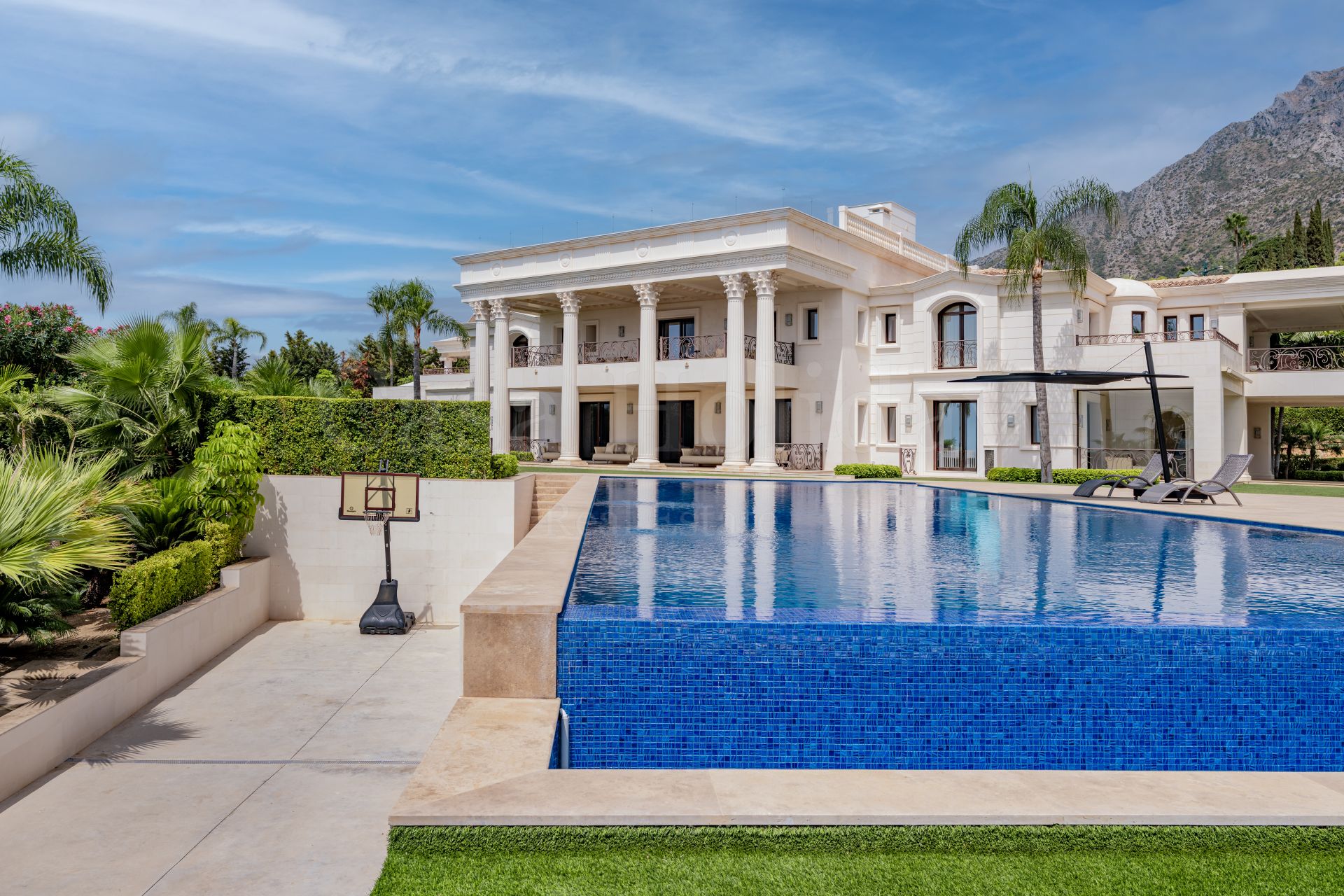 Villa in Sierra Blanca, Marbella