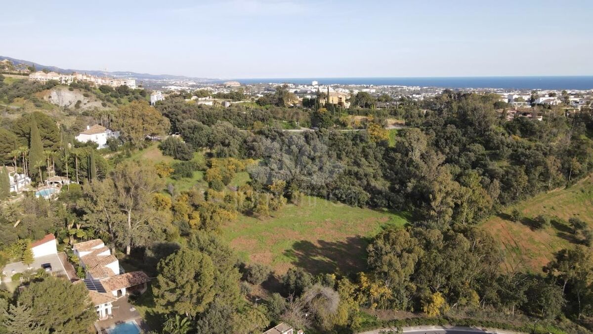 Plot in Puerto del Almendro, Benahavis