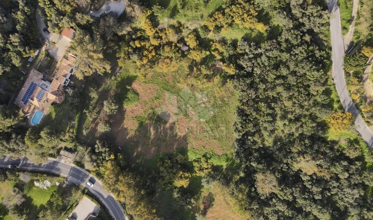 Plot in Puerto del Almendro, Benahavis