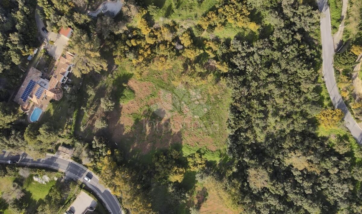 Plot in Puerto del Almendro, Benahavis