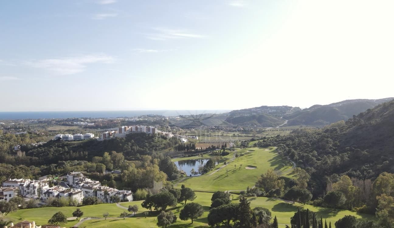 Plot in Puerto del Almendro, Benahavis