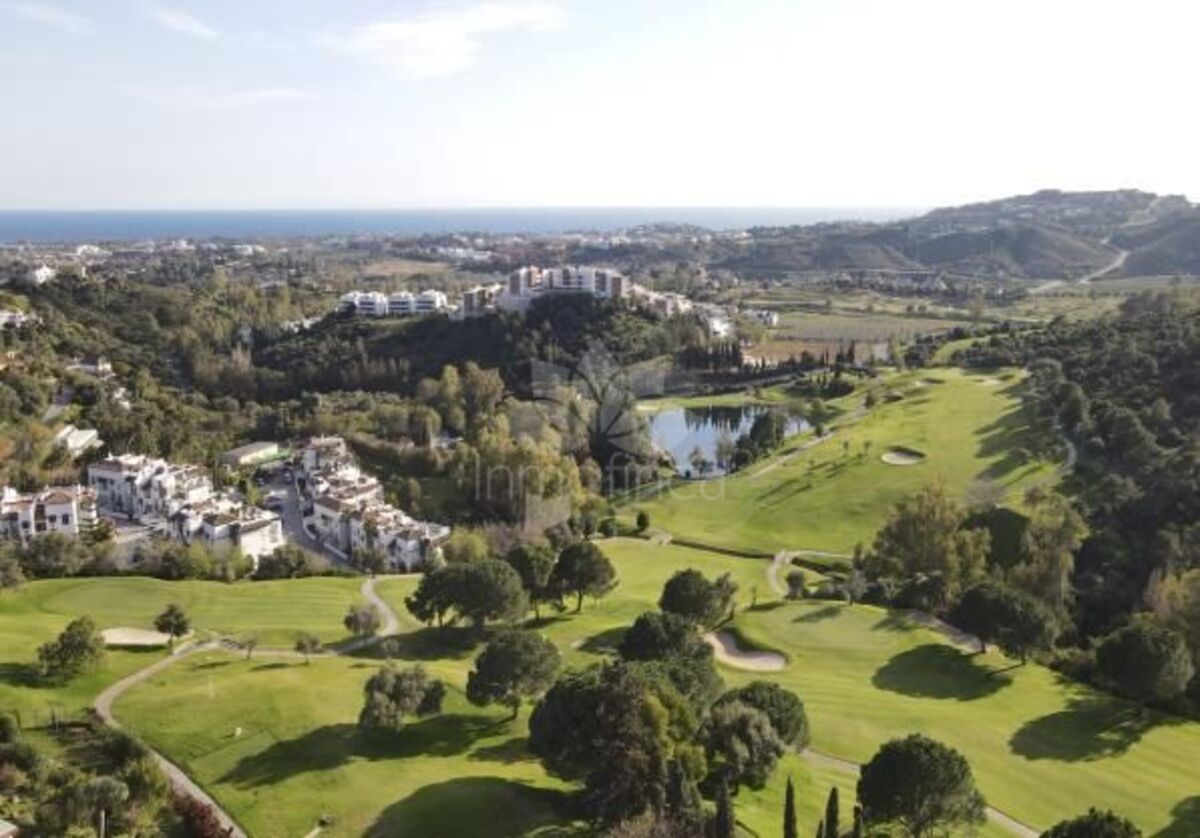 Plot in Puerto del Almendro, Benahavis