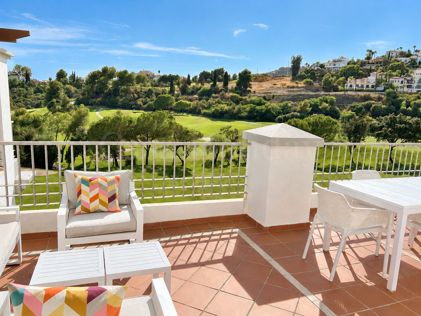 Apartamento en Los Arqueros, Benahavis